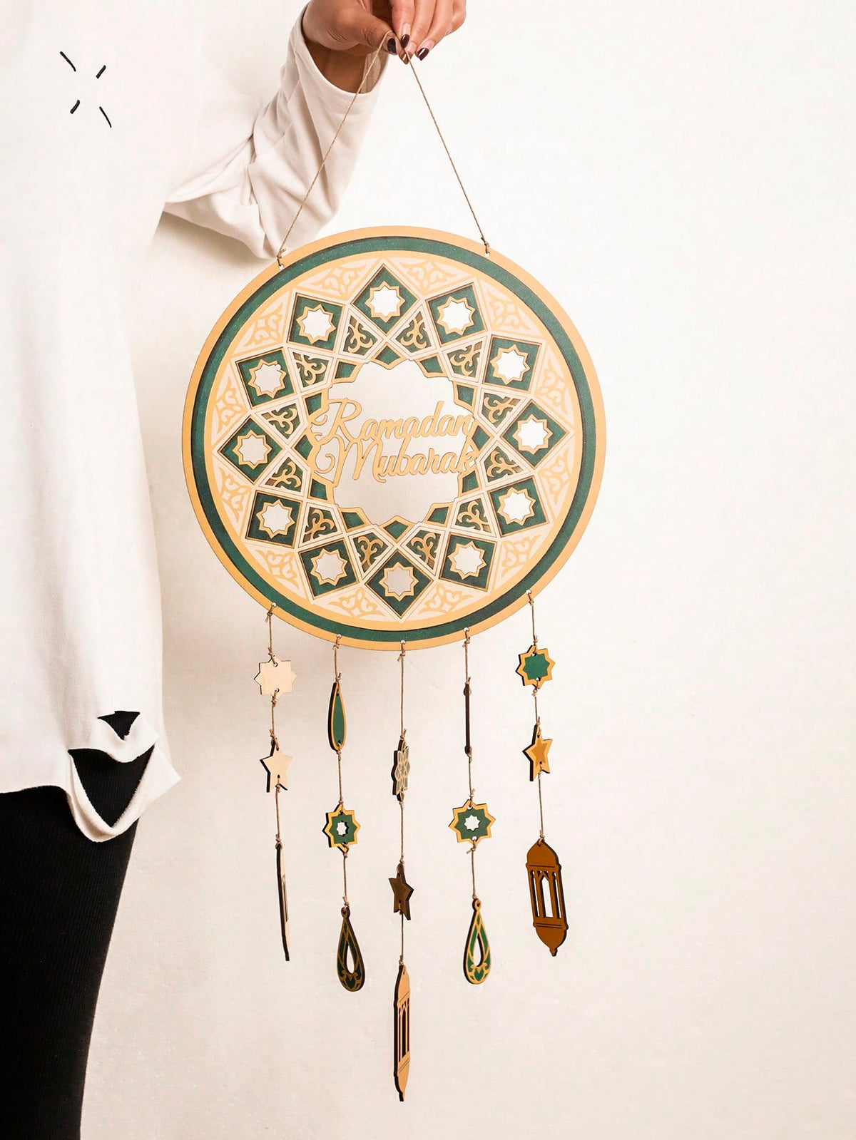 Ramadan Mubarak wall hanging styled in a room, photo 9