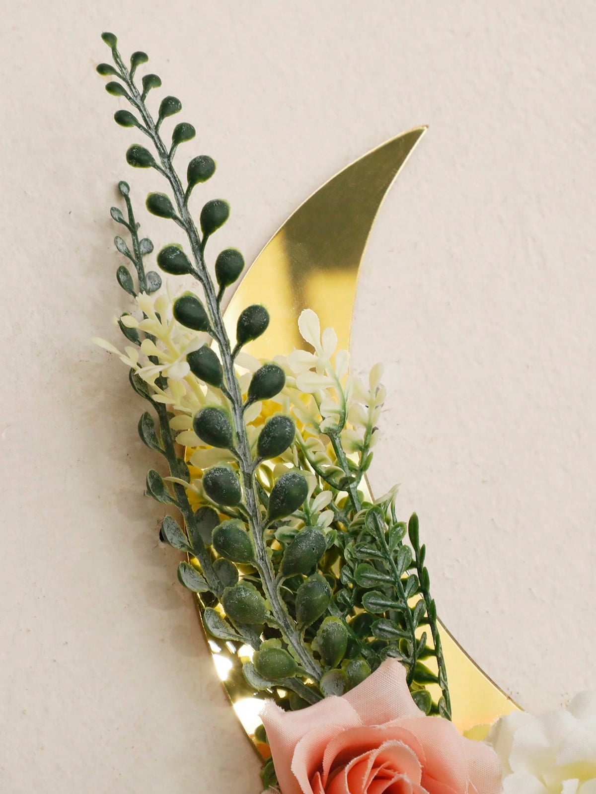 floral crescent moon door corner decor styled in a room, photo 5