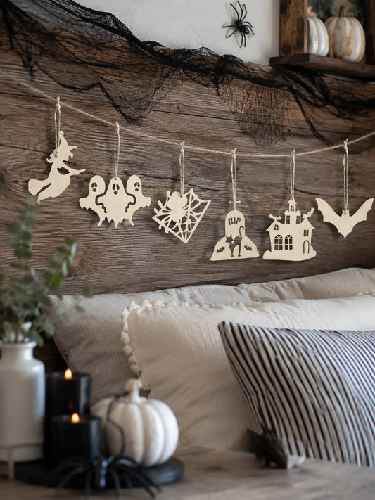 ghost skull coffin Halloween garland - main photo