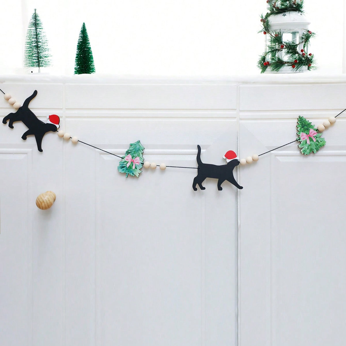 black cat Christmas felt garland - styled photo