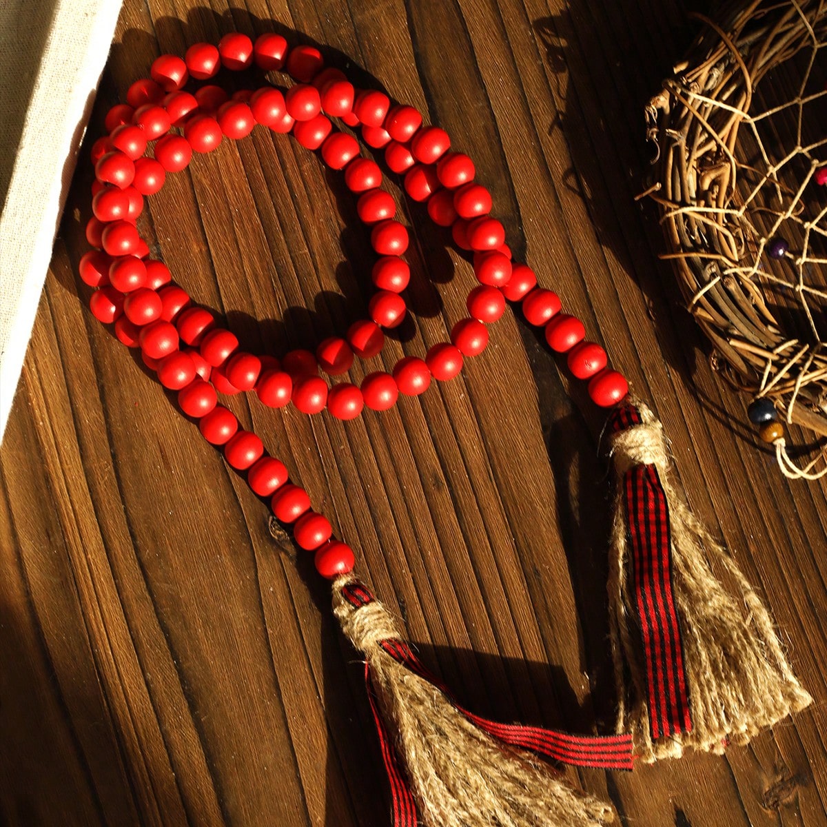 wood bead garland with tassels - Red photo 2