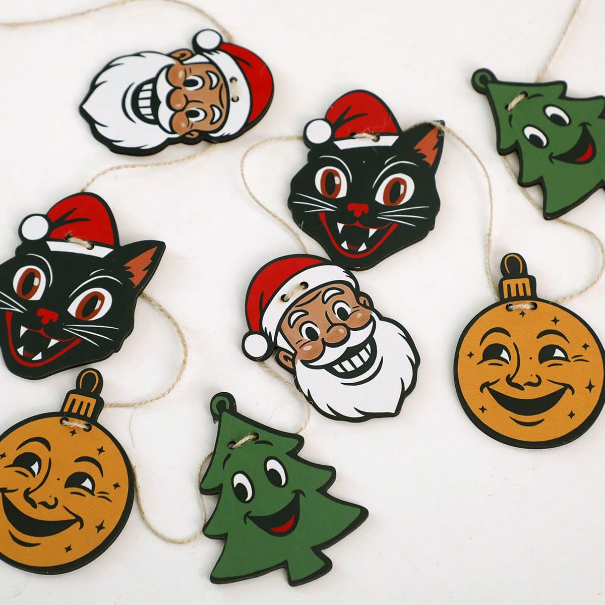 black cat Christmas garland - styled photo