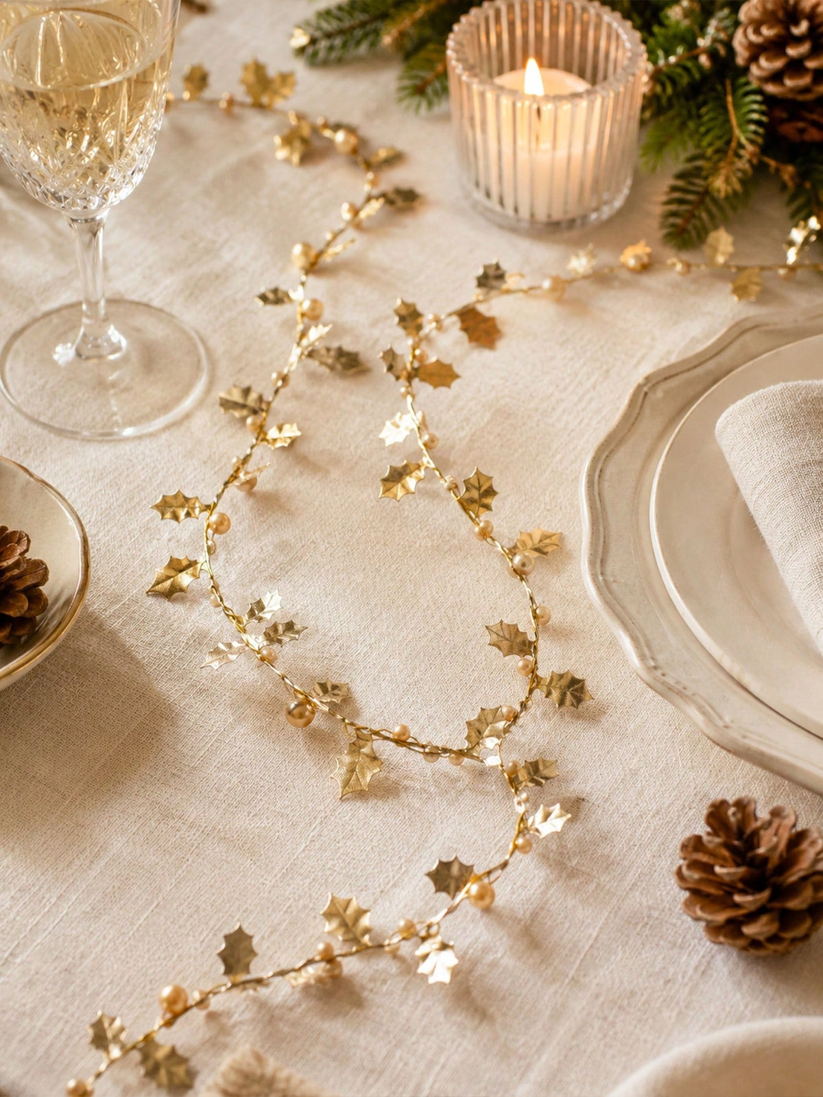 holly leaf bead garland - Gold photo 3