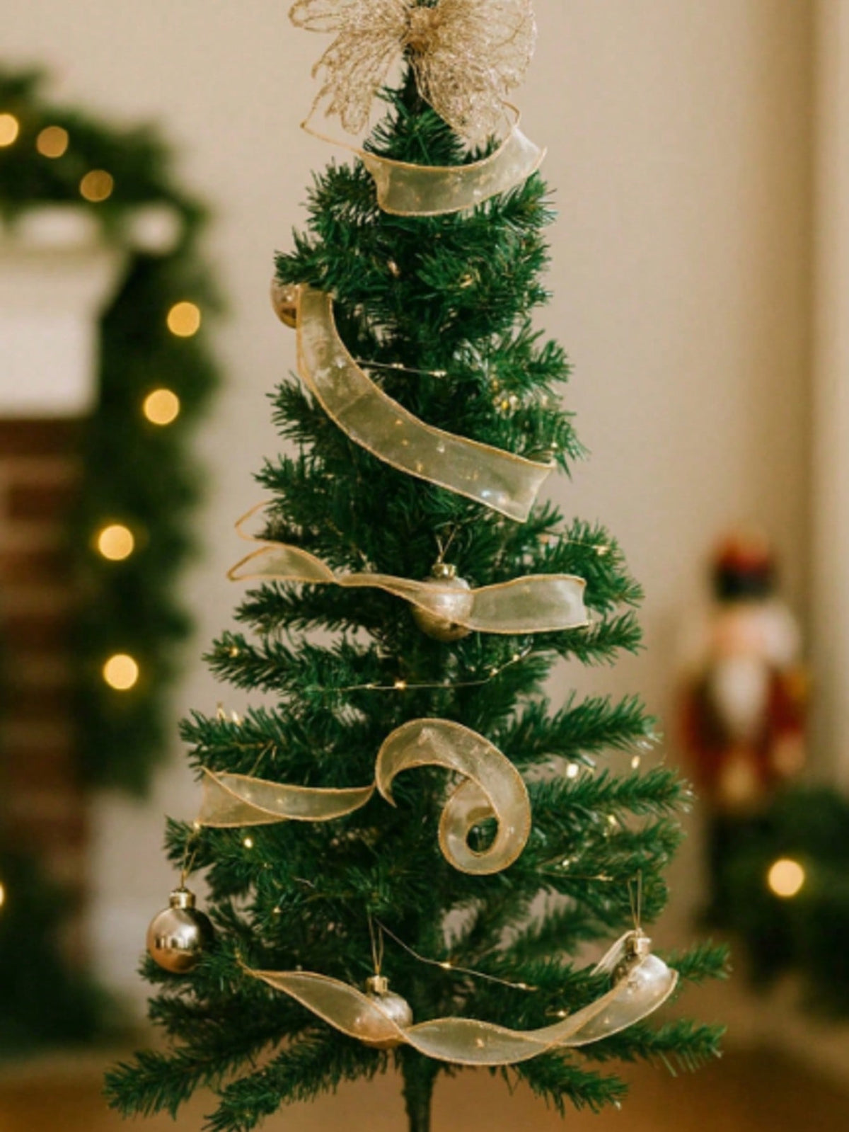 tabletop artificial Christmas tree - photo 3