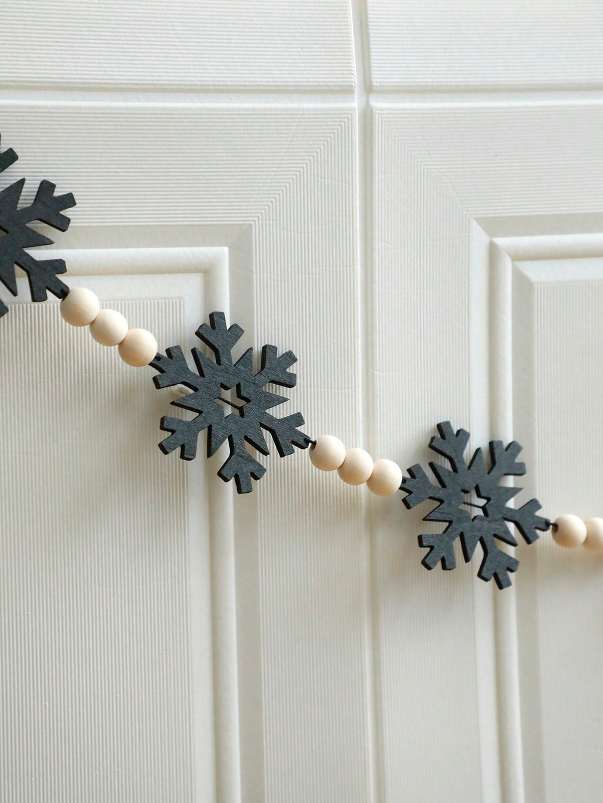 felt snowflake bead garland - Black photo 5