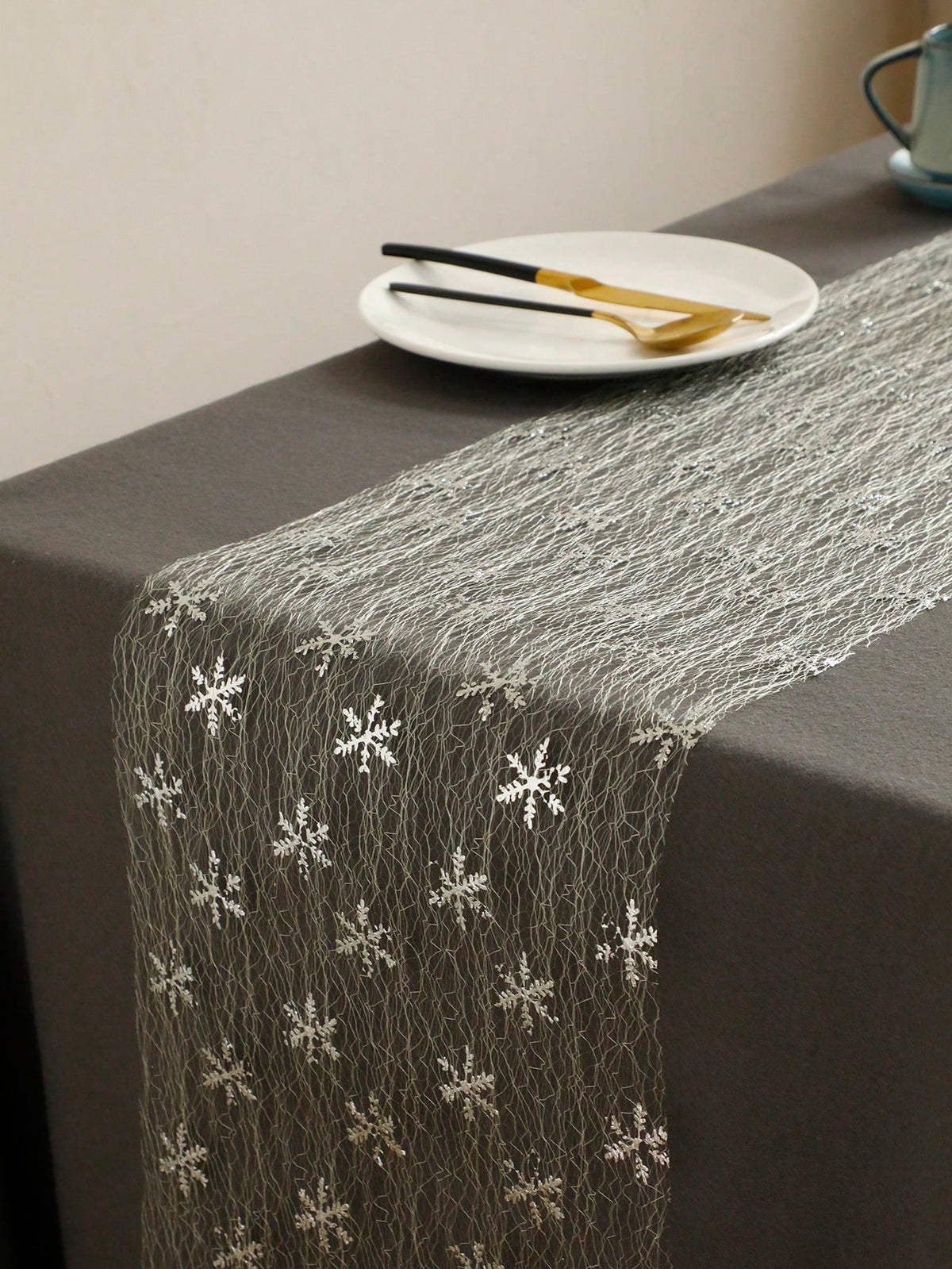 snowflake sheer table runner - Silver photo 7