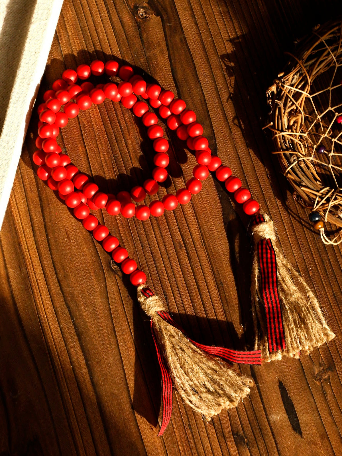 wood bead garland with tassels - Red photo 7