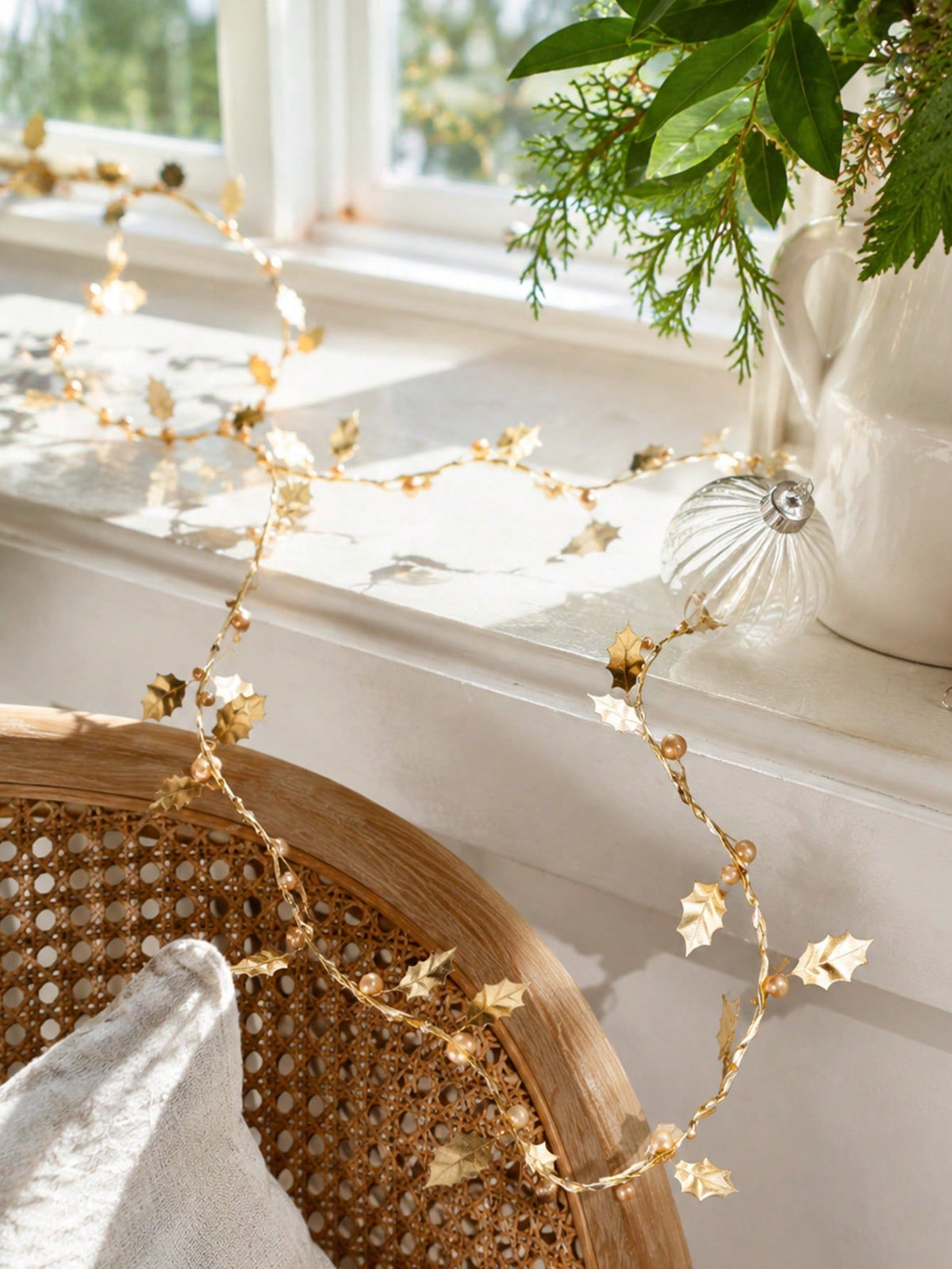 holly leaf bead garland - Gold photo 7
