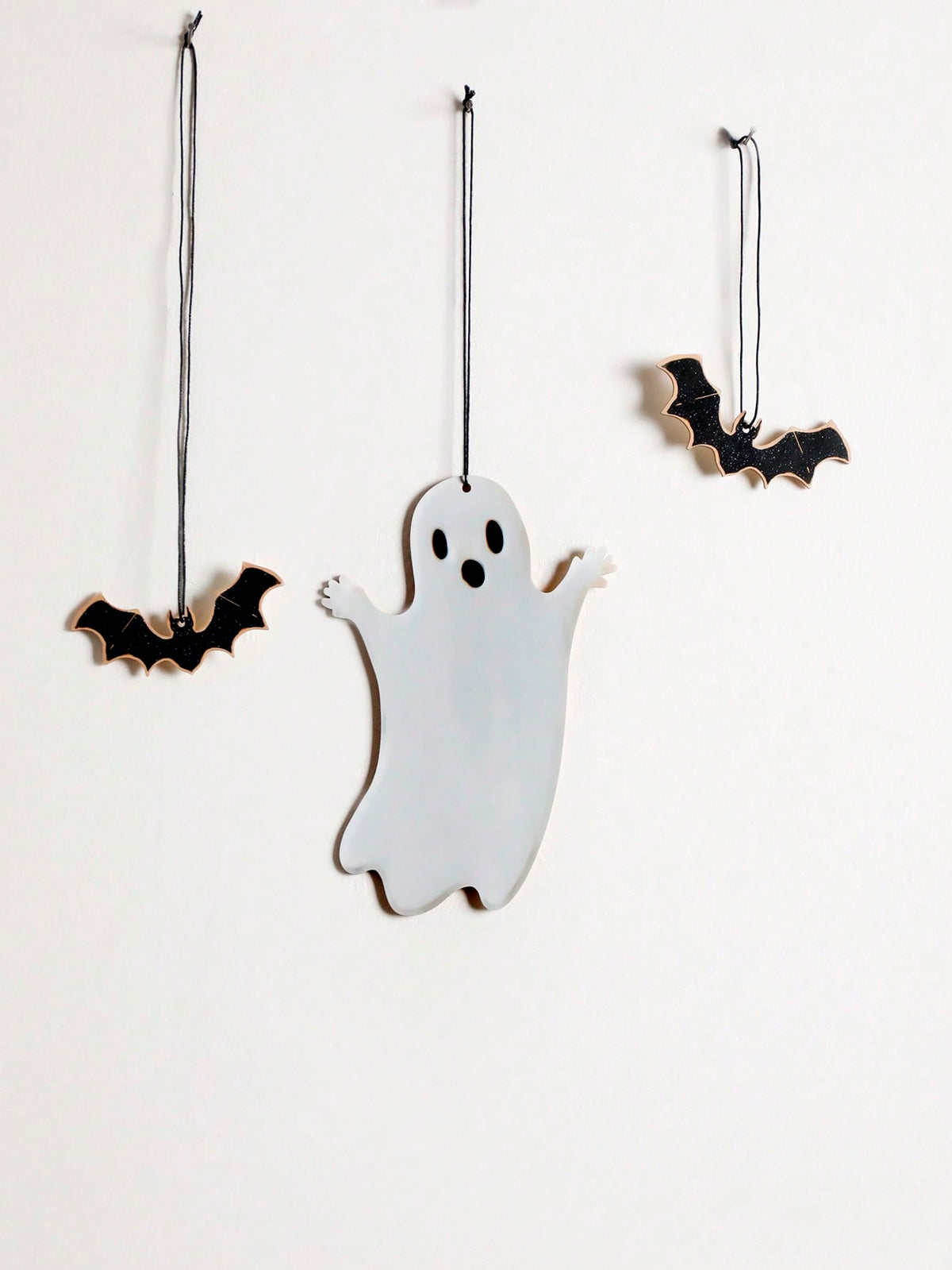 ghost bat window hanging decor - photo 8