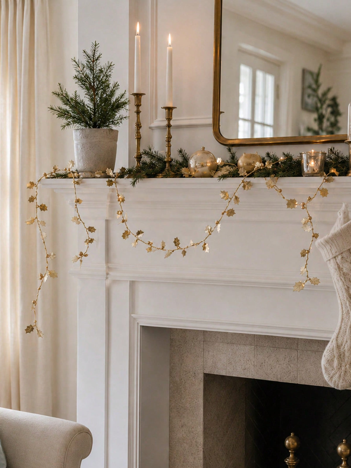 holly leaf bead garland - Gold photo 8