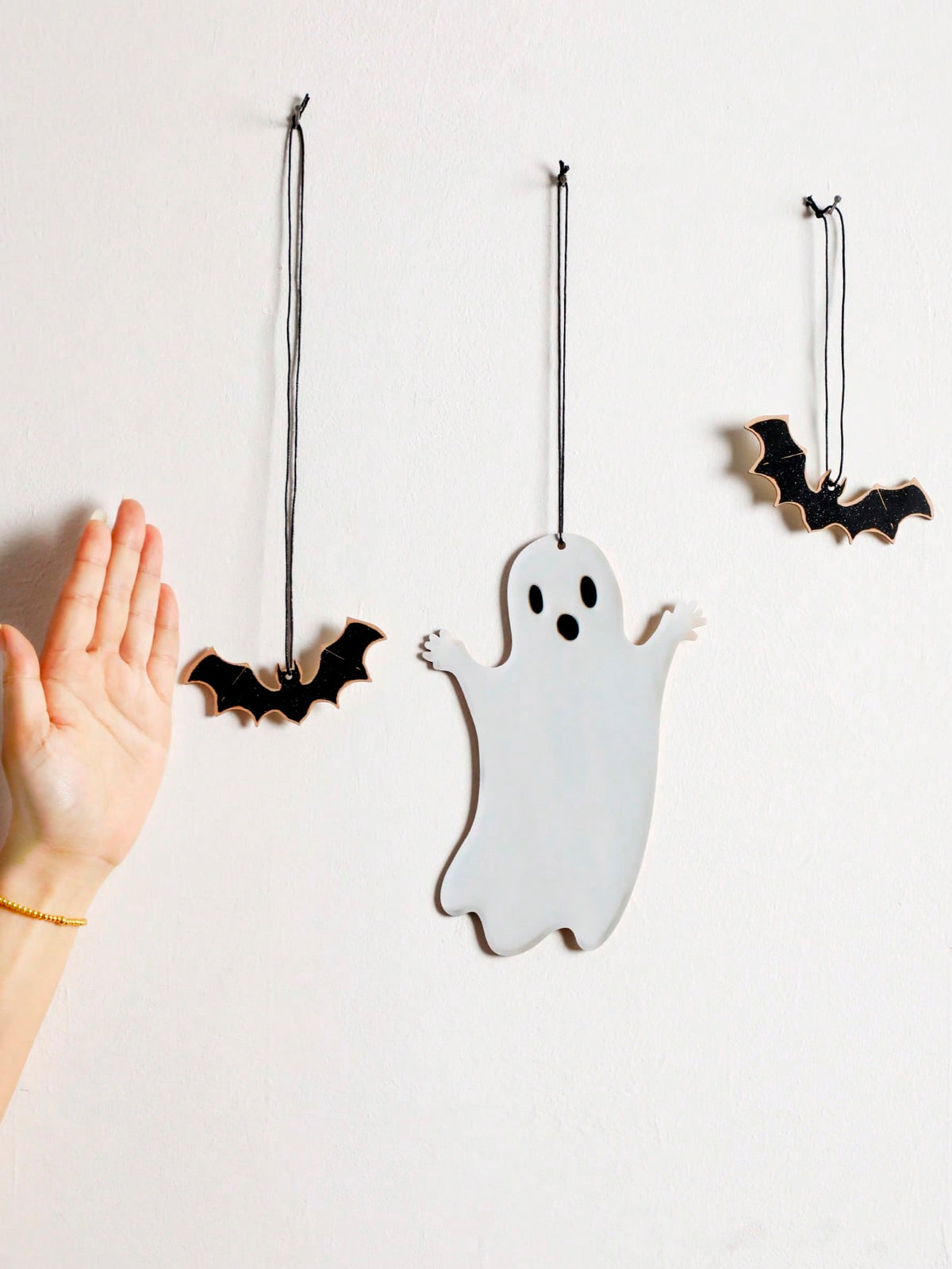 ghost bat window hanging decor - photo 9
