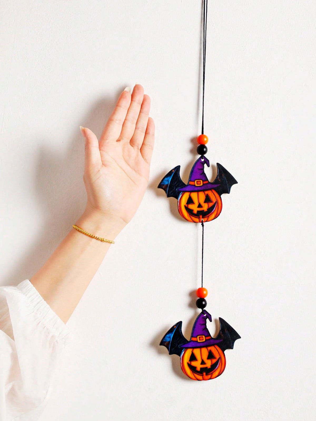 witch hat skull bat hanging decor - photo 10