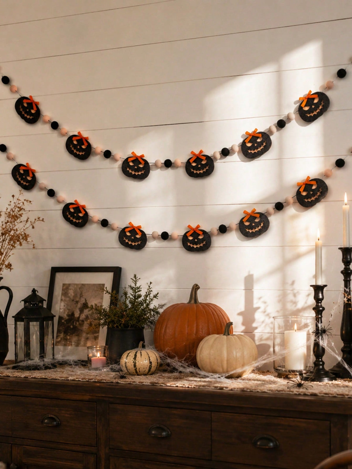 jack-o-lantern pom pom Halloween banner - photo 11